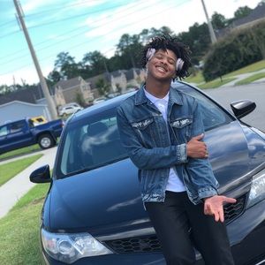 Meet your Posher, Elishah